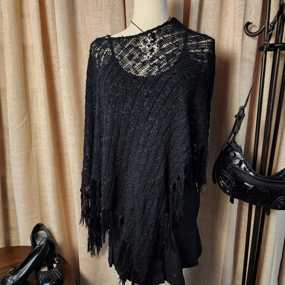 New York & Company Black Open Knit Fringe Poncho Wrap One Size Asymmetrical Hem